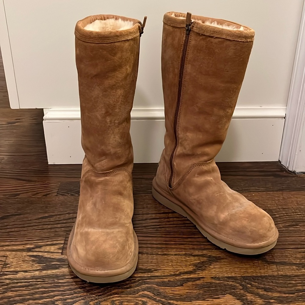 UGG tall boots w zipper, size 7